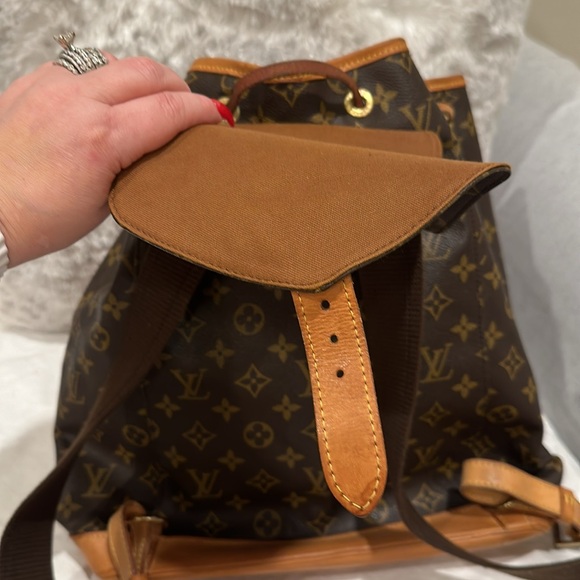 Louis Vuitton Montsouris GM Backback code MI0946 - Picture 10 of 17